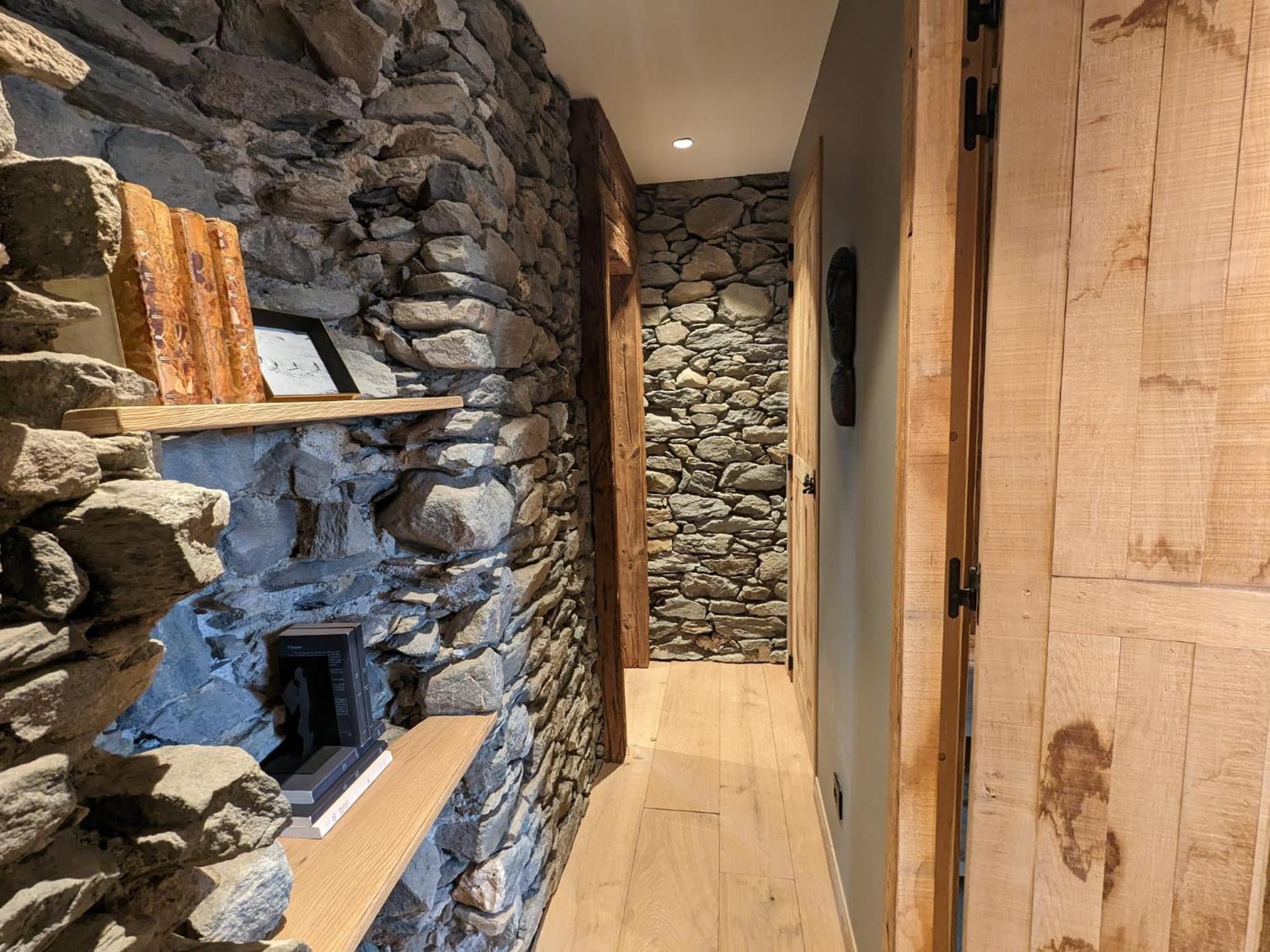 Hotel Lodji & 4*